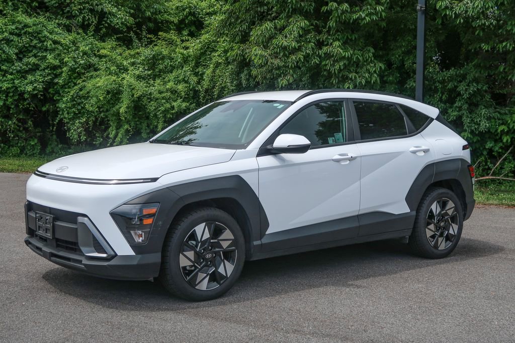 Used 2024 Hyundai Kona SEL FWD image 4