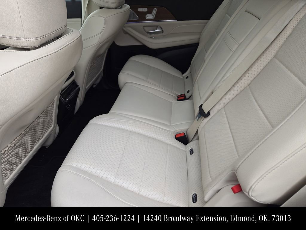 Used 2021 Mercedes-Benz GLS 450 4MATIC image 21