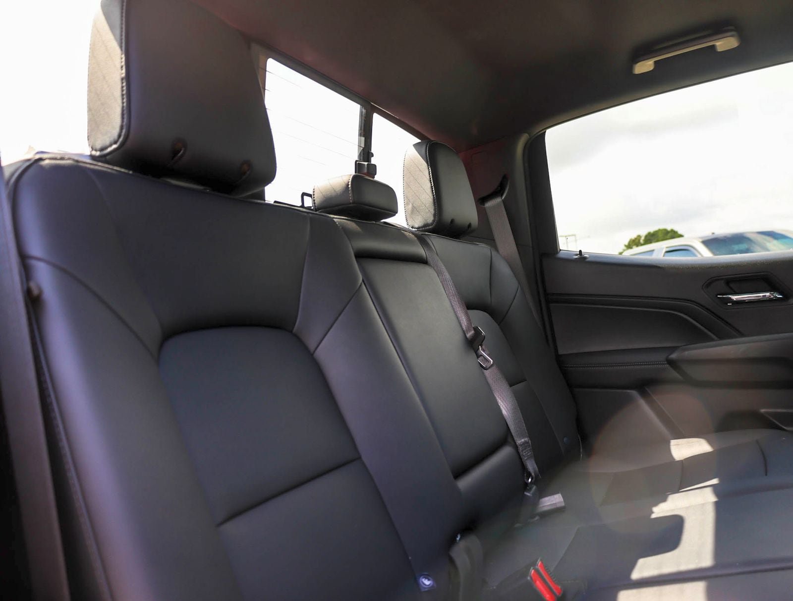 Used 2024 GMC Canyon Elevation w/ Elevation Premium Package RWD image 11