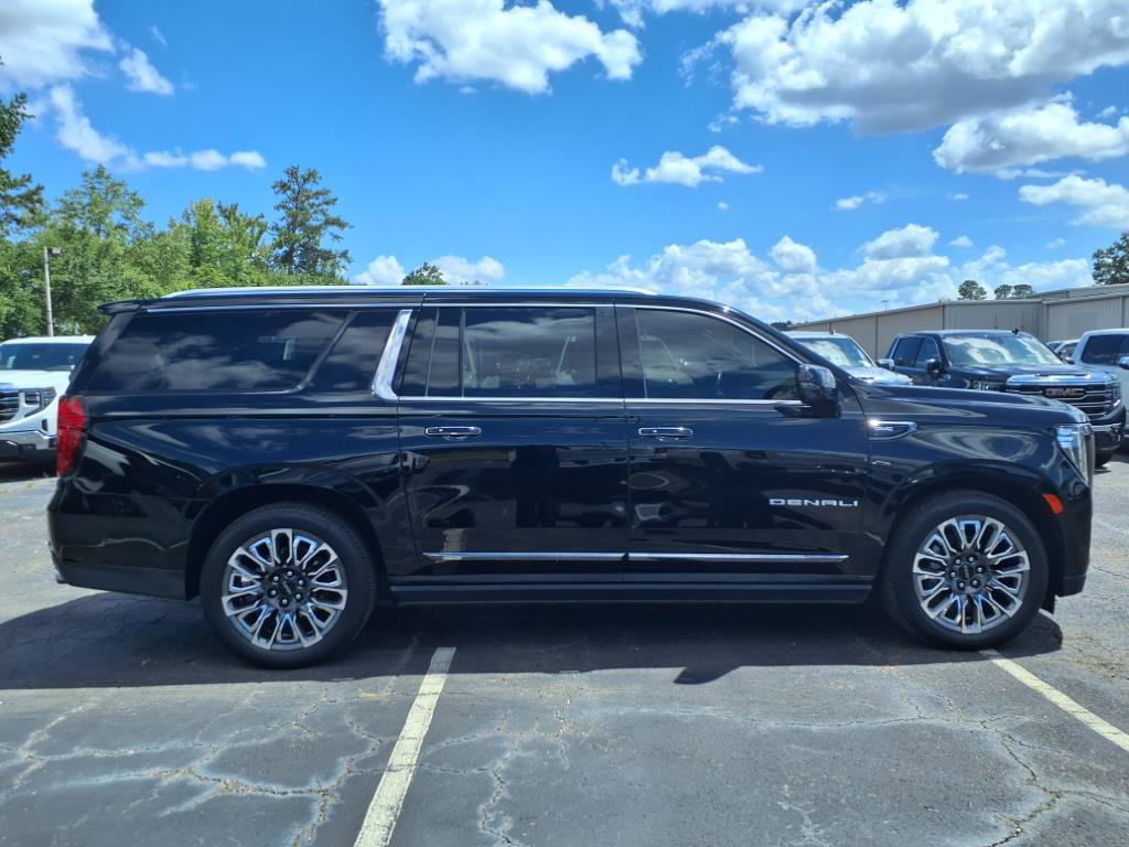 Certified 2023 GMC Yukon XL Denali Ultimate image 3