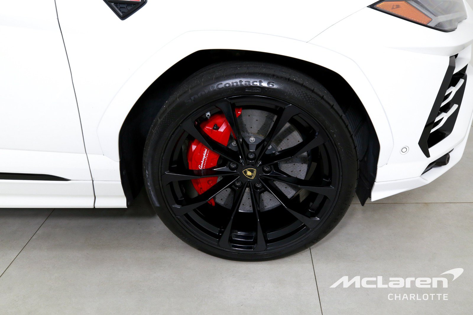 Used 2020 Lamborghini Urus AWD/4WD image 34
