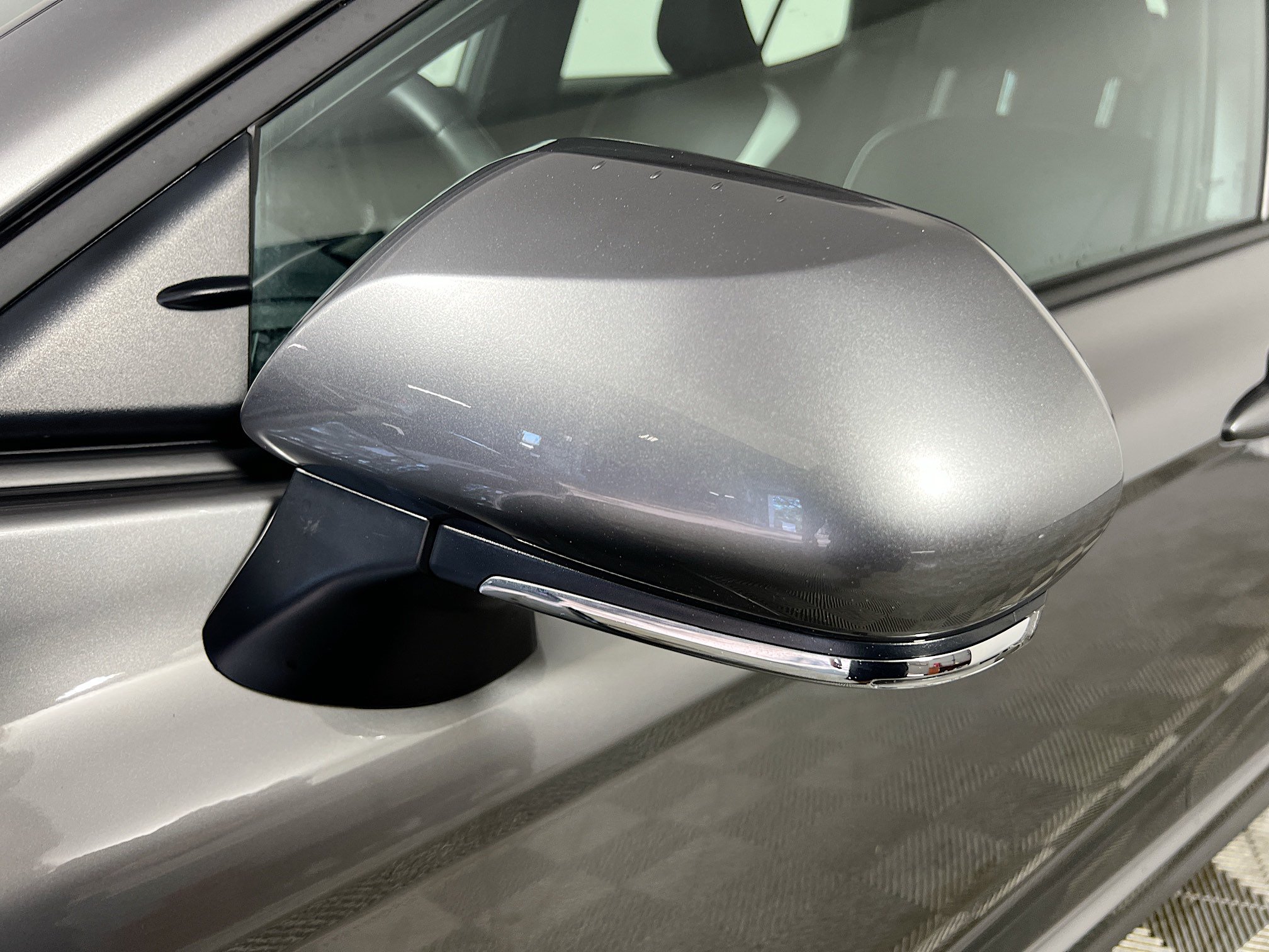 Used 2025 Toyota Camry SE FWD image 13