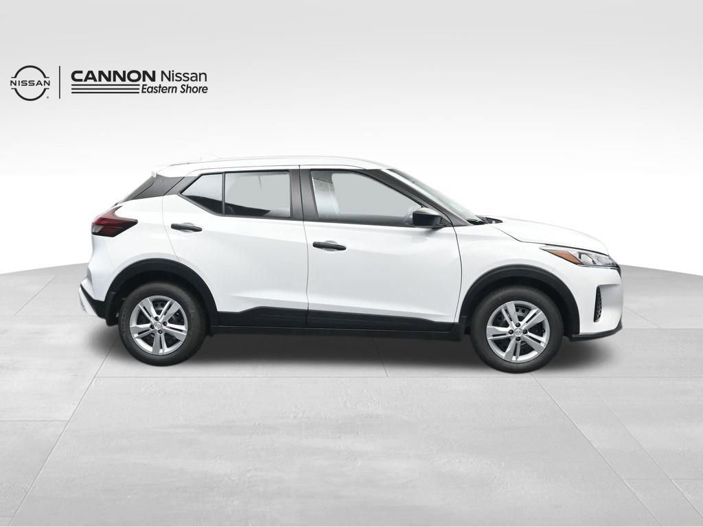 New 2025 Nissan Kicks Play S FWD image 4