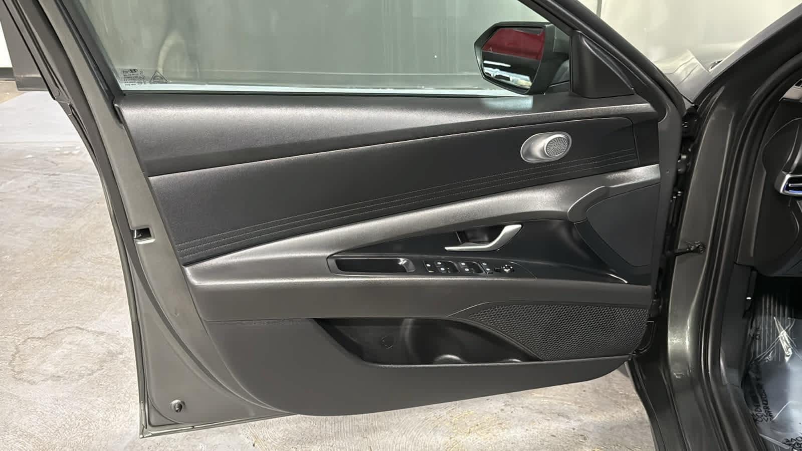 Used 2024 Hyundai Elantra SEL FWD image 9