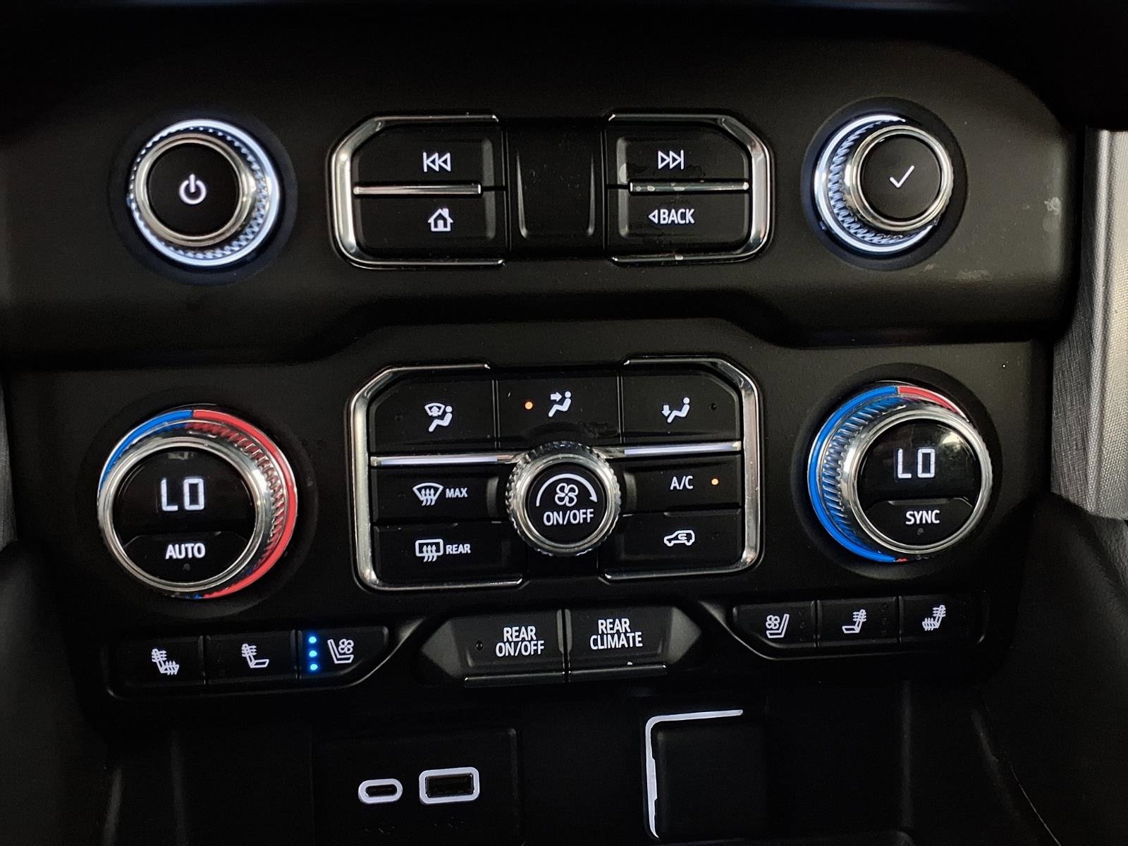 Used 2023 GMC Yukon XL SLT image 12