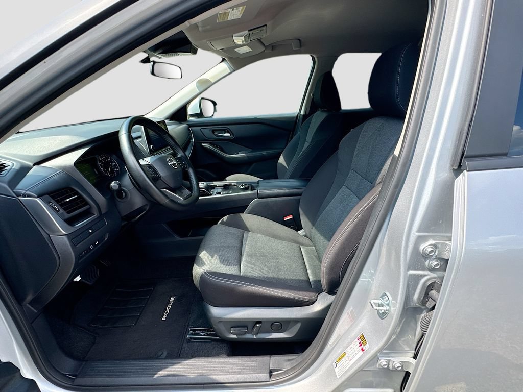 Certified 2025 Nissan Rogue SV AWD/4WD image 25