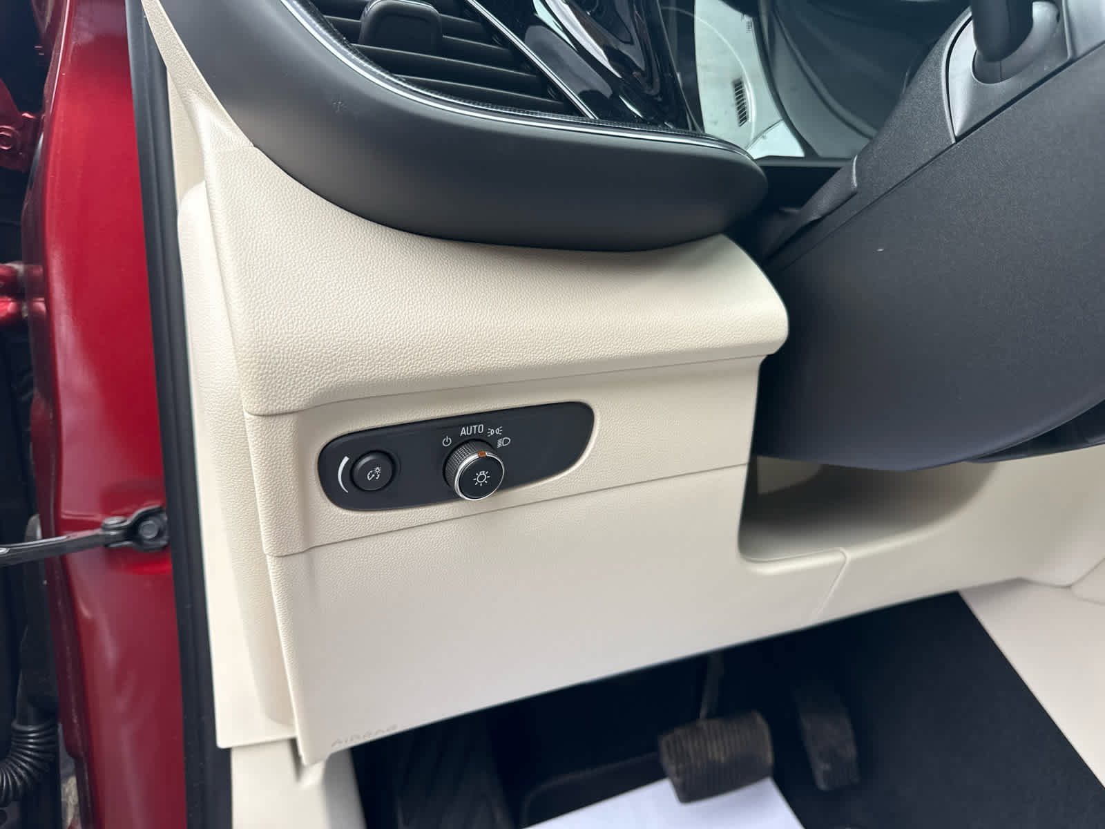 Used 2023 Buick Envision Preferred image 16