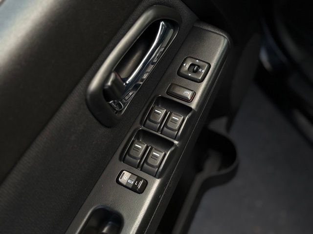 Used 2010 GMC Canyon SLT AWD/4WD image 25