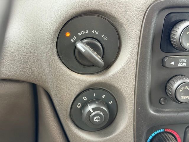 Used 2004 Chevrolet TrailBlazer LT w/ LT Preferred Equipment Group image 11