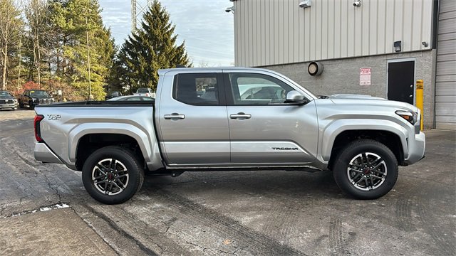 Used 2025 Toyota Tacoma TRD Sport image 26