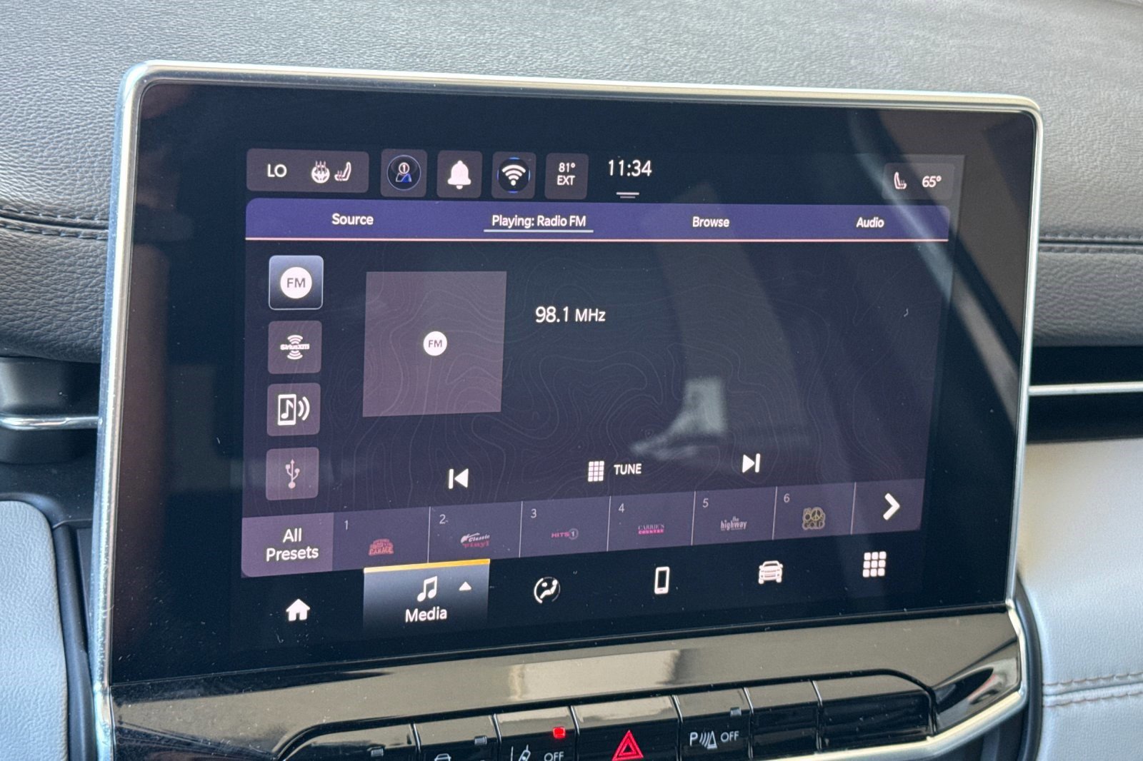 Used 2025 Jeep Compass Limited image 18