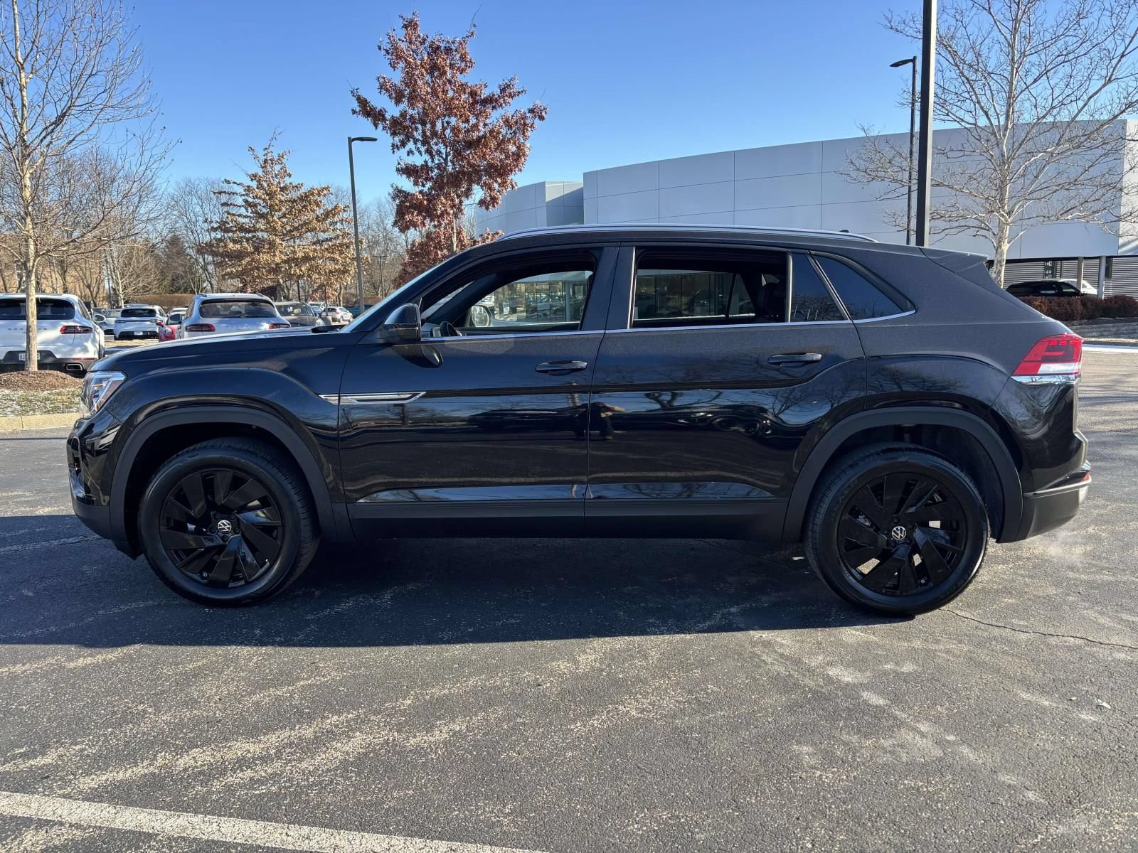New 2026 Volkswagen Atlas Cross Sport SE FWD image 4