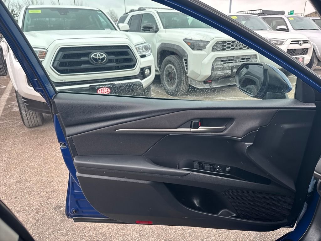 Used 2025 Toyota Camry XSE image 31