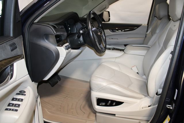 Used 2019 Cadillac Escalade ESV Premium Luxury image 6
