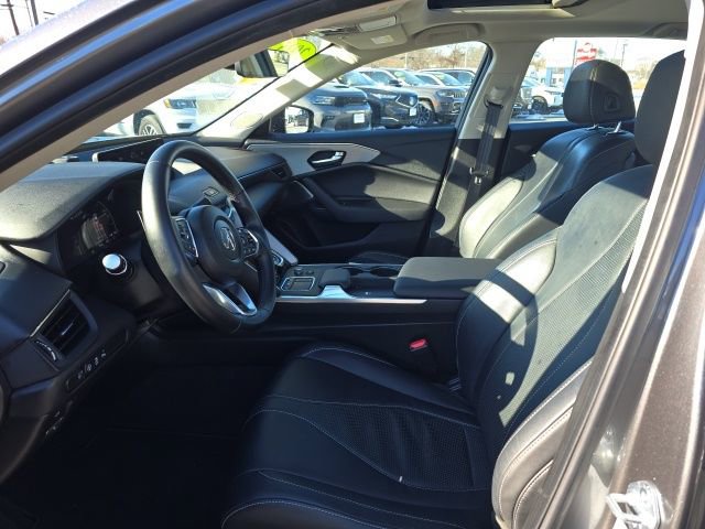 Certified 2025 Acura TLX w/ Technology Package image 15