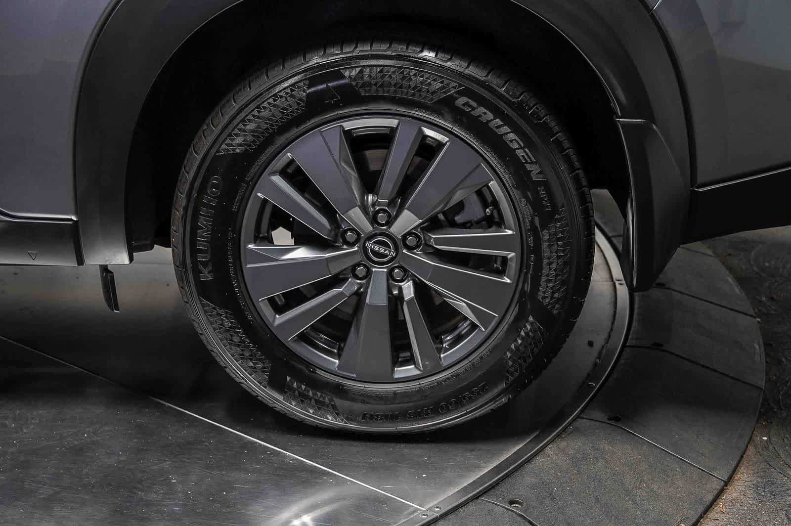 Used 2024 Nissan Pathfinder S FWD image 10
