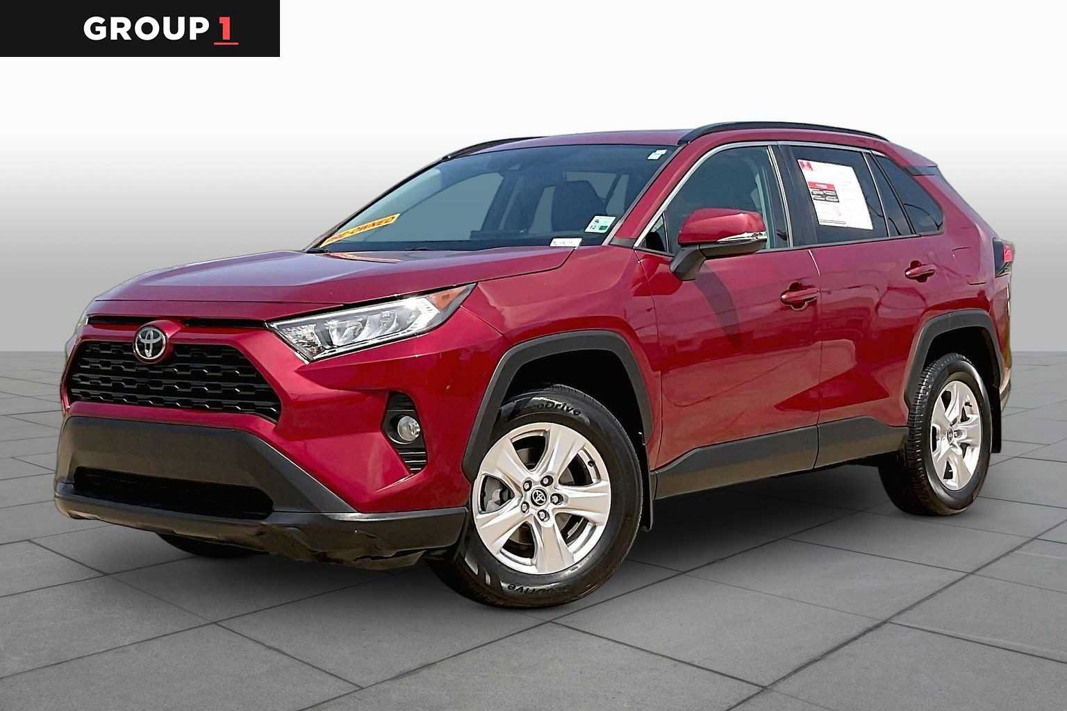 Used 2021 Toyota RAV4 XLE w/ Convenience Package FWD image 1