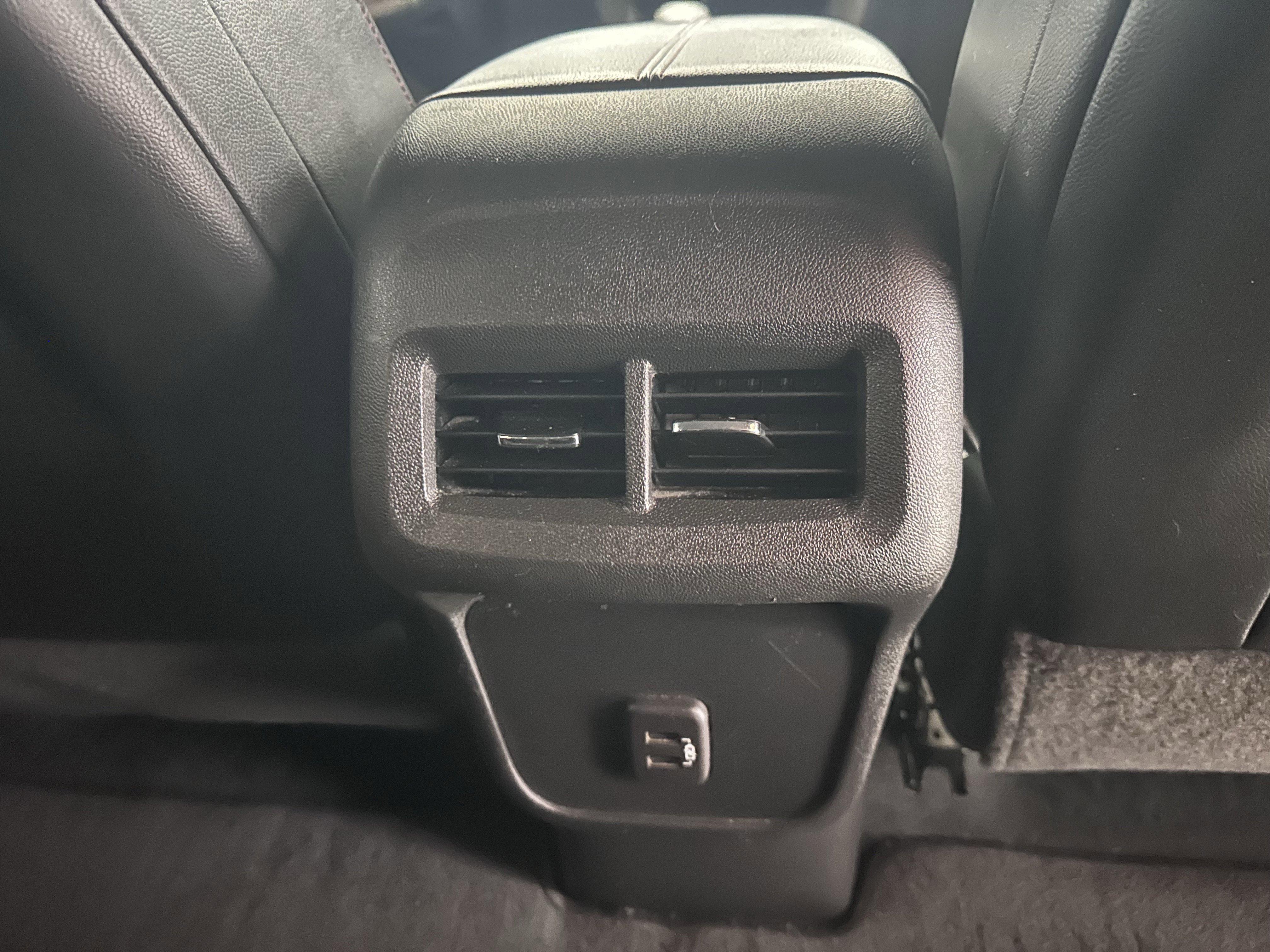 Used 2023 Chevrolet Equinox RS image 37