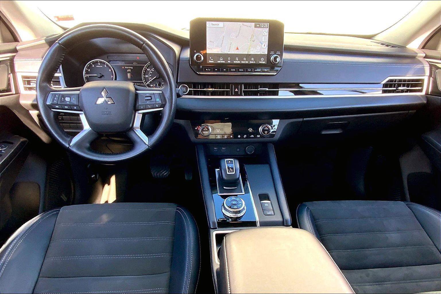 Used 2024 Mitsubishi Outlander SE image 14