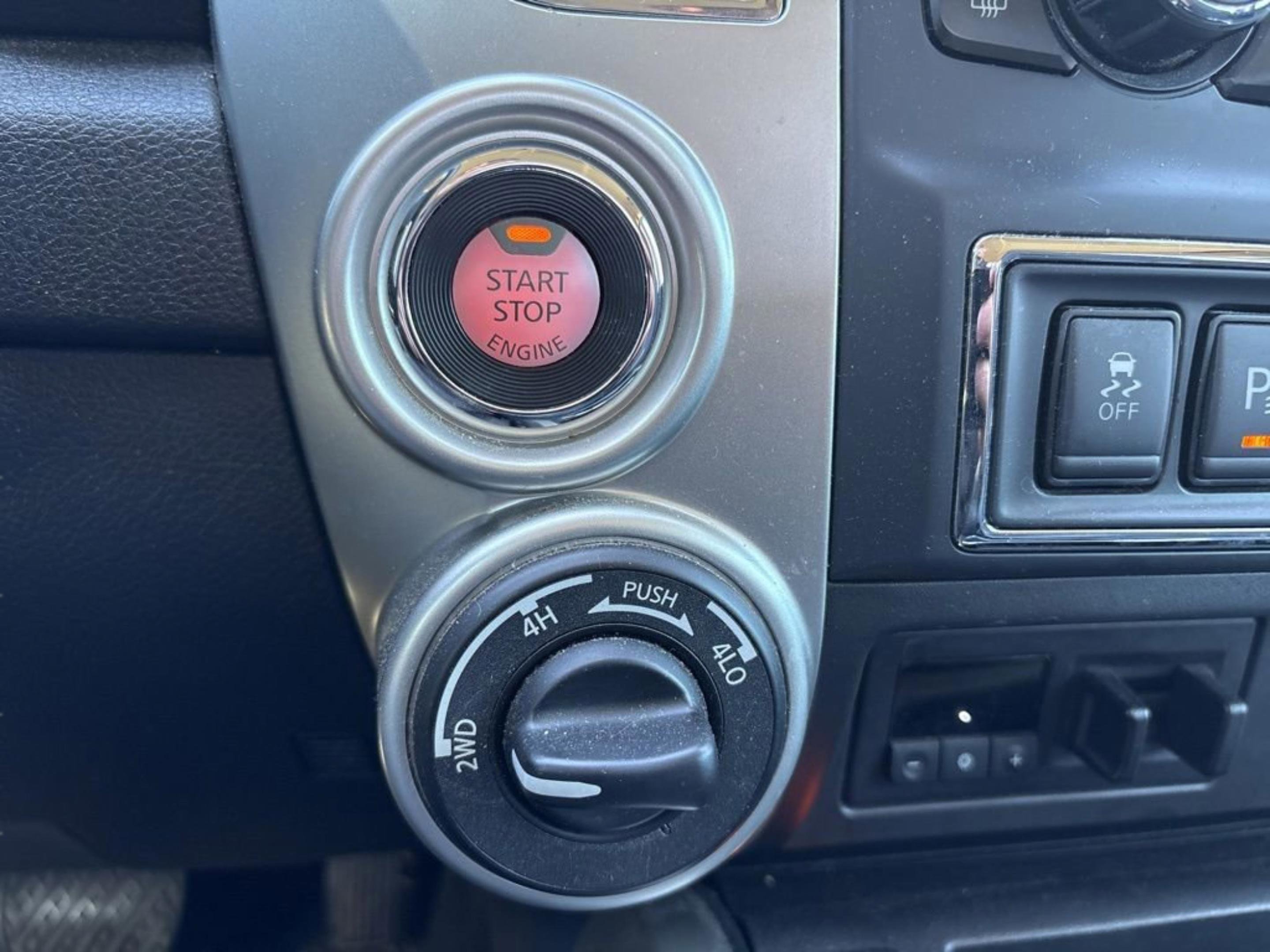 Used 2020 Nissan Titan SV w/ SV Convenience Package image 20