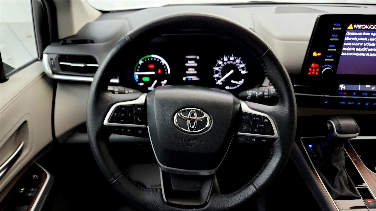 Certified 2024 Toyota Sienna XLE image 19