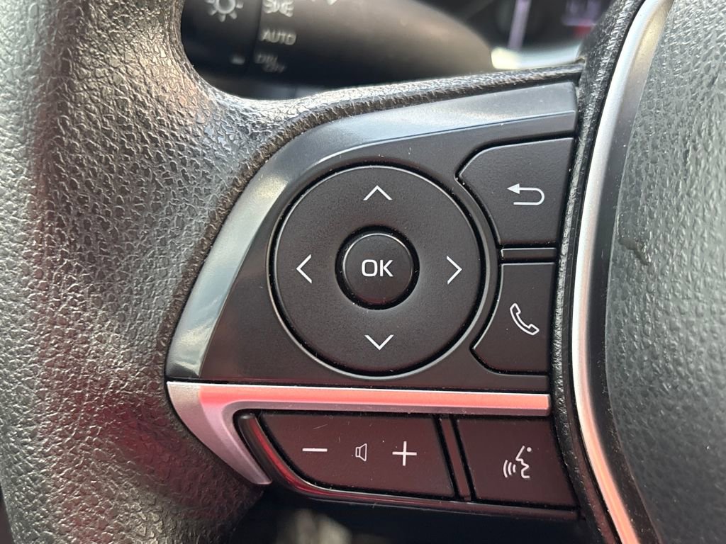 Used 2022 Toyota Camry LE image 23