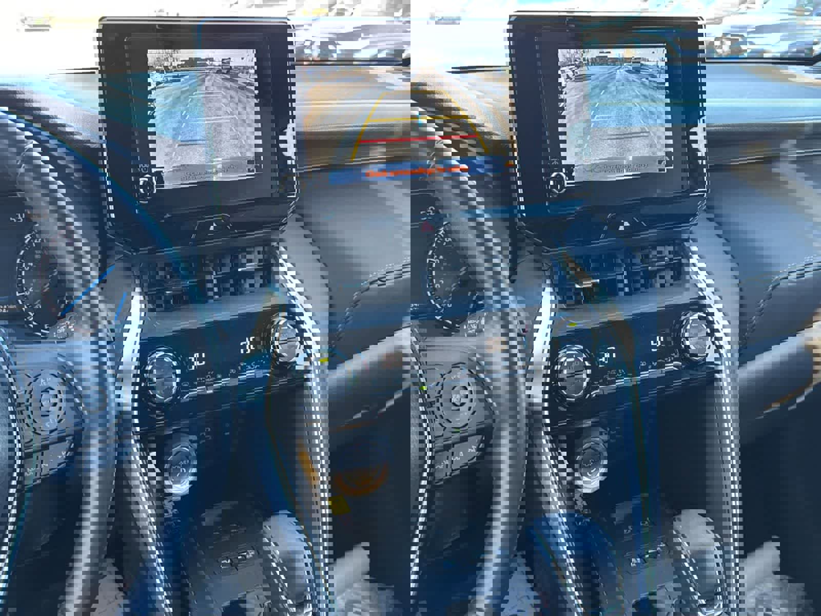 Used 2023 Toyota Venza LE image 16