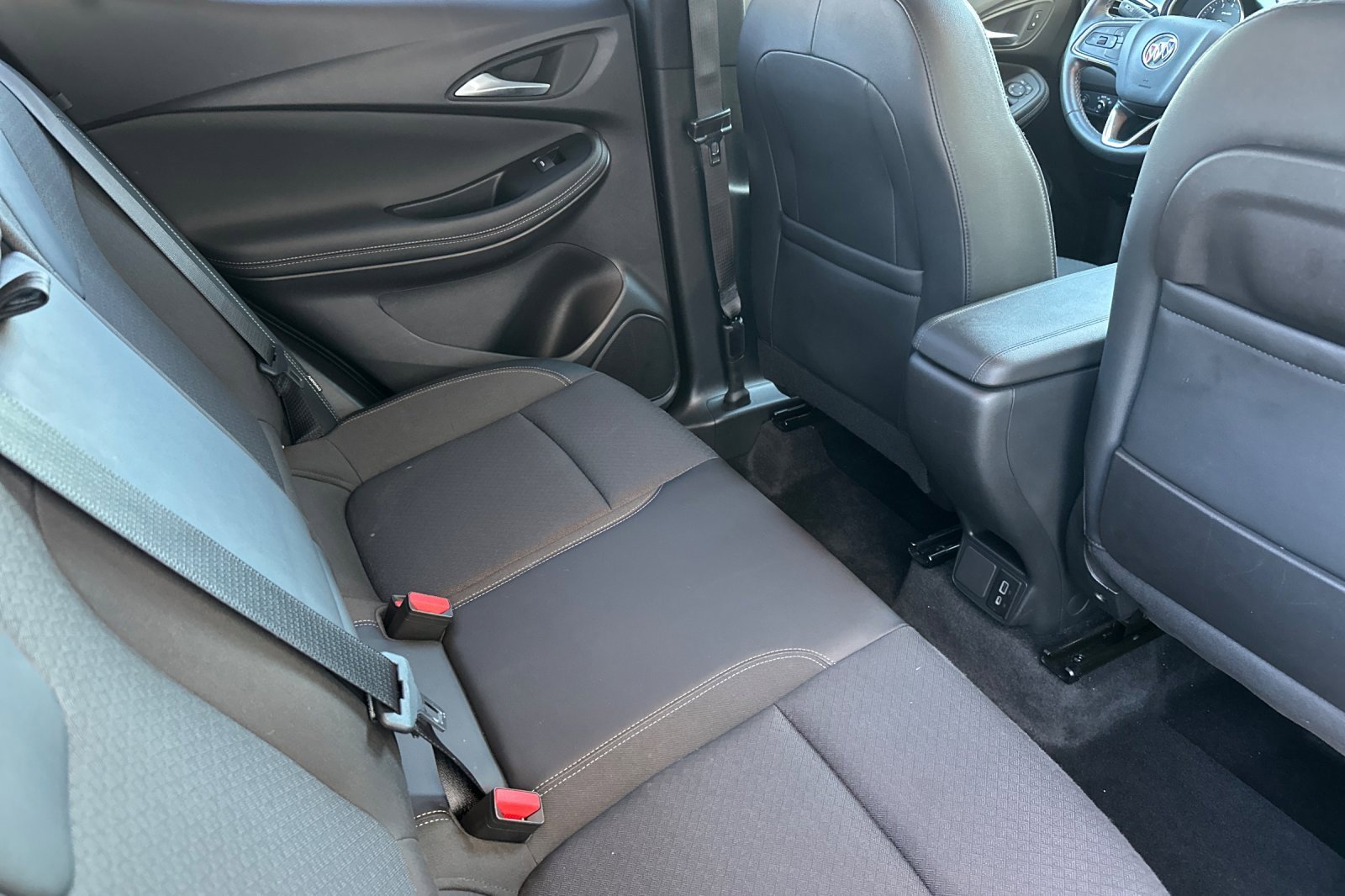 Used 2023 Buick Encore GX Select w/ Sport Touring Package image 19