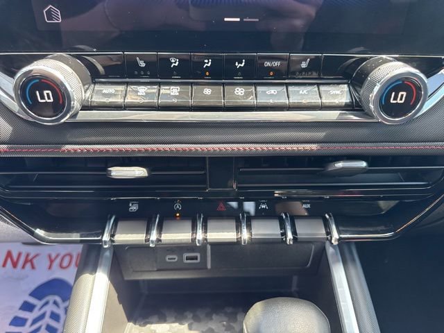 Used 2024 Chevrolet Colorado Z71 w/ Z71 Convenience Package 2 AWD/4WD image 22