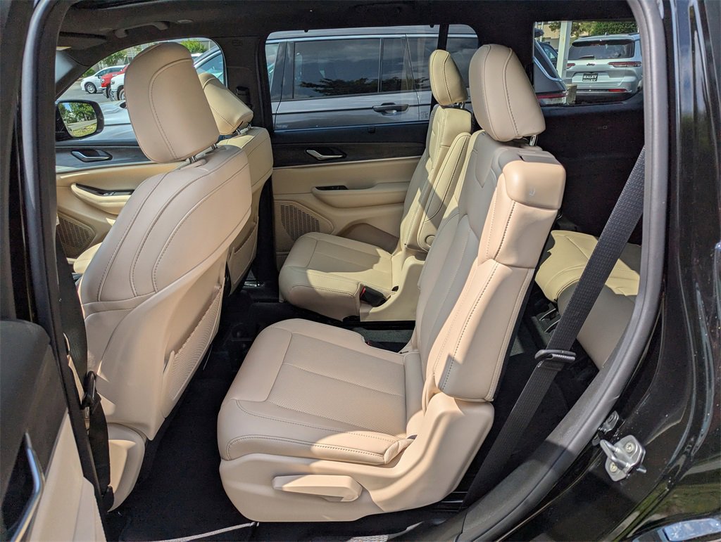 New 2025 Jeep Grand Cherokee L Limited w/ Luxury Tech Group II image 12