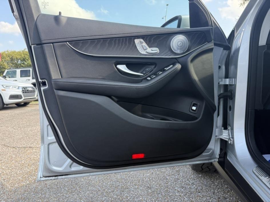 Used 2017 Mercedes-Benz GLC 300 4MATIC Coupe image 14