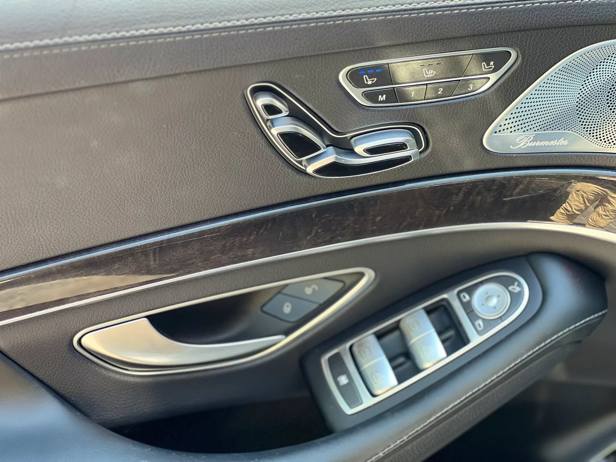 Used 2017 Mercedes-Benz S 550 4MATIC Sedan w/ Premium Package image 27