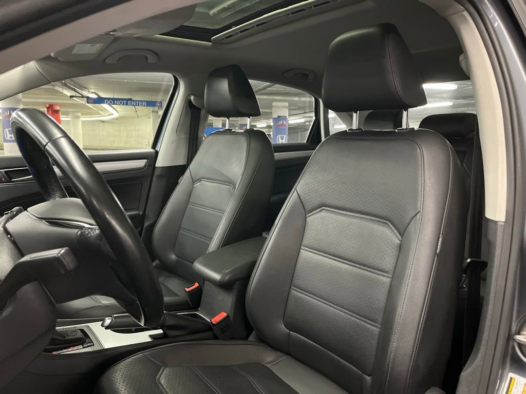 Used 2019 Volkswagen Passat 2.0T Wolfsburg FWD image 19