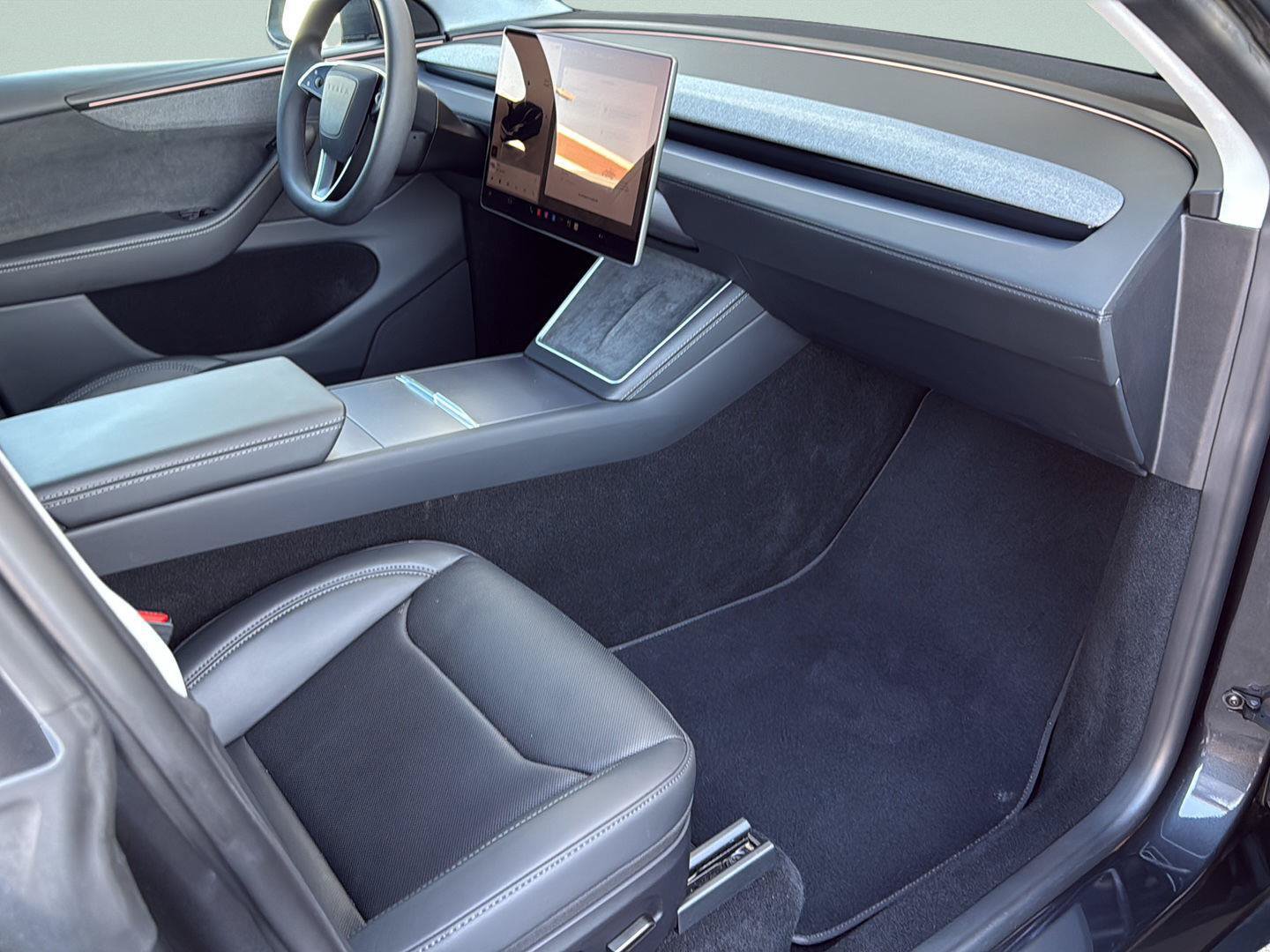 Used 2026 Tesla Model Y 2WD image 16