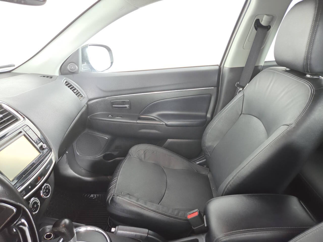 Used 2017 Mitsubishi Outlander Sport SEL AWD/4WD image 16