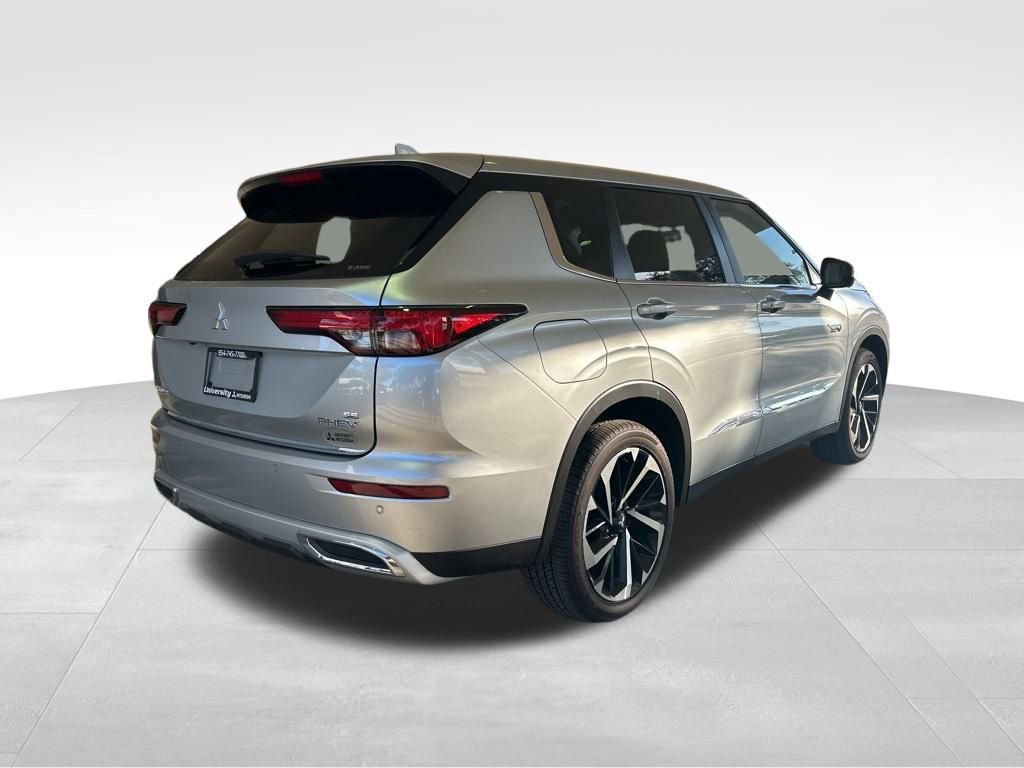 New 2025 Mitsubishi Outlander SE image 3