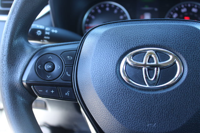 Used 2022 Toyota RAV4 XLE FWD image 20