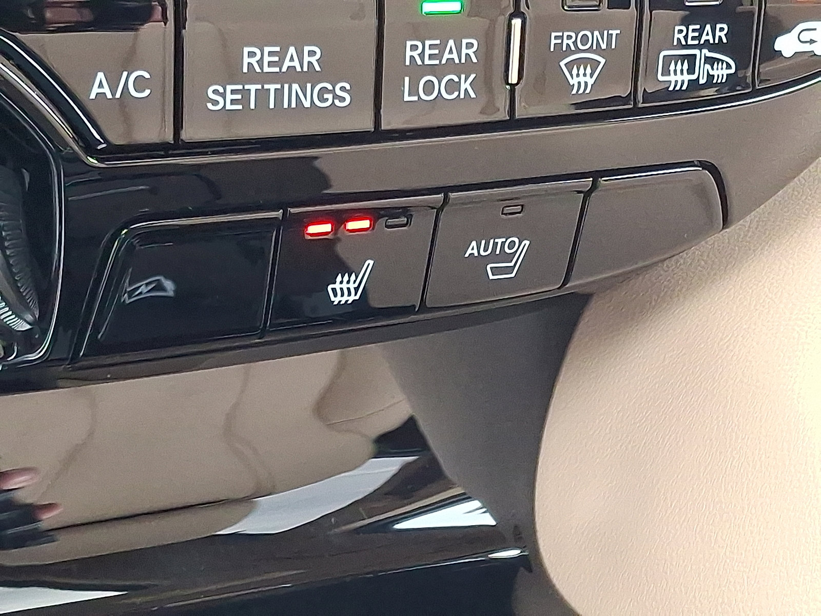 Certified 2025 Acura MDX SH-AWD w/ Technology Package image 24