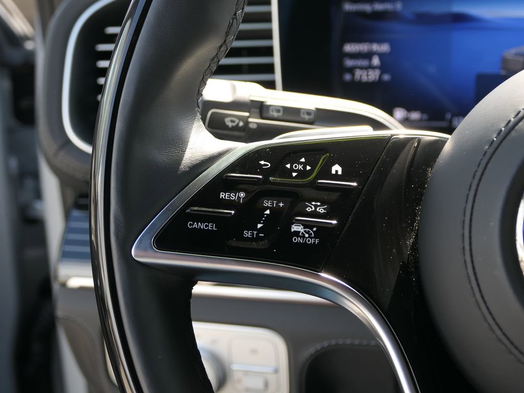 Used 2025 Mercedes-Benz Maybach GLS 600 4MATIC image 15