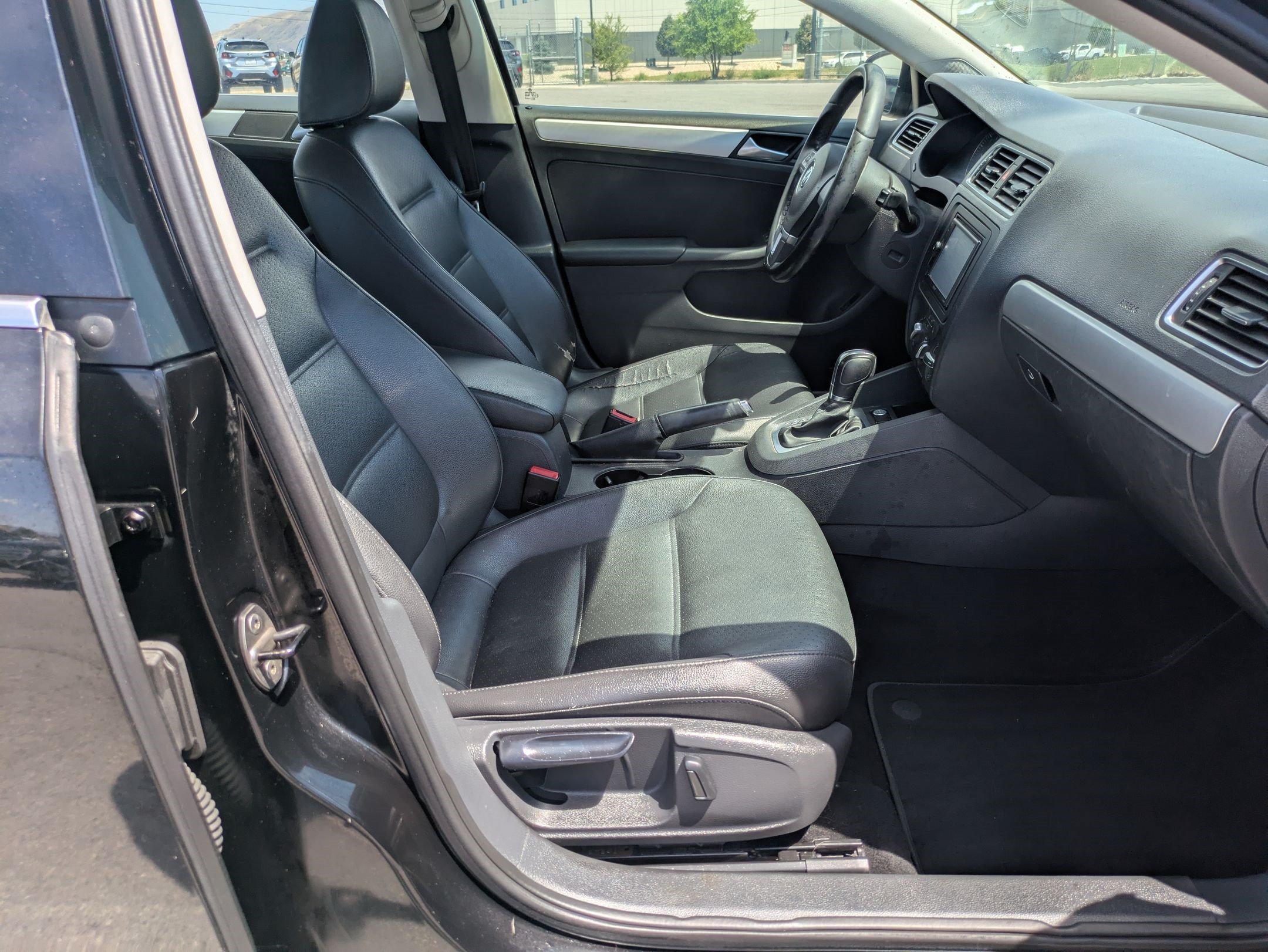 Used 2014 Volkswagen Jetta SE FWD image 29