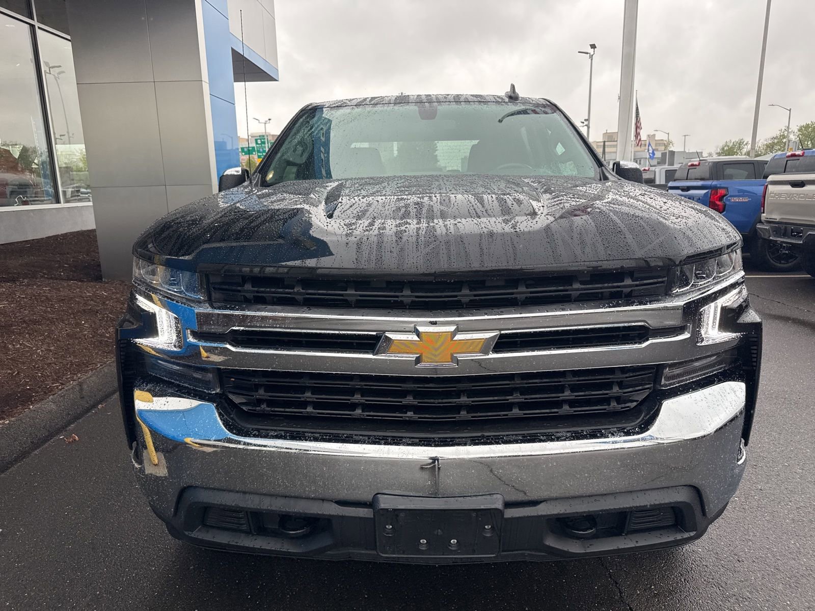 Used 2021 Chevrolet Silverado 1500 LT AWD/4WD image 3