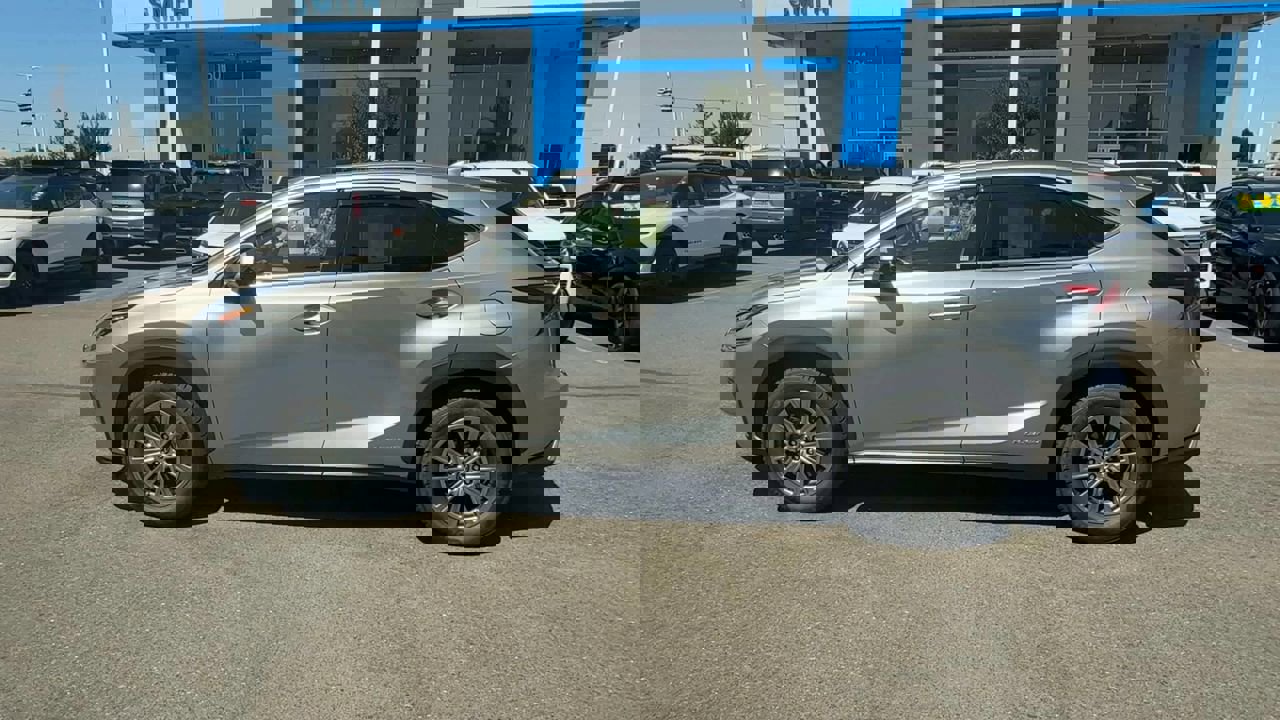 Used 2020 Lexus NX 300h 300h 4D Sport Utility image 4