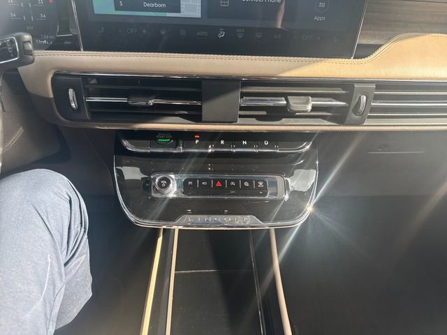 Used 2024 Lincoln Corsair Reserve w/ Equipment Group 201A AWD/4WD image 23