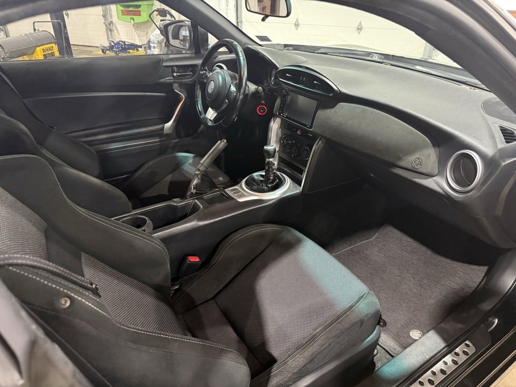 Used 2017 Toyota 86 image 12