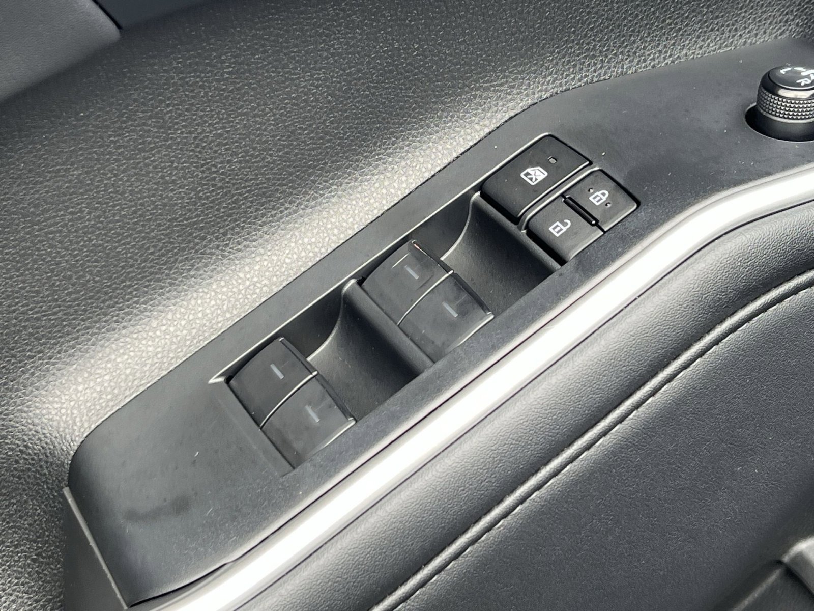 Used 2024 Toyota Highlander XLE image 13