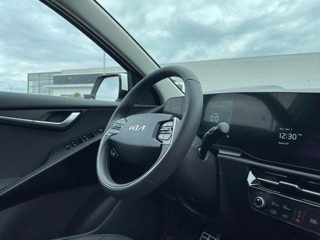 New 2025 Kia Niro EX Touring image 33