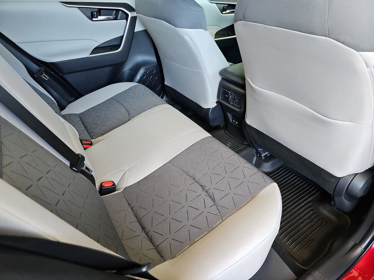 Used 2025 Toyota RAV4 XLE w/ Weather Package image 14