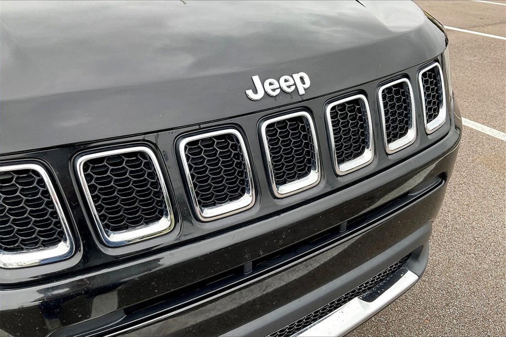Used 2019 Jeep Compass Limited image 30