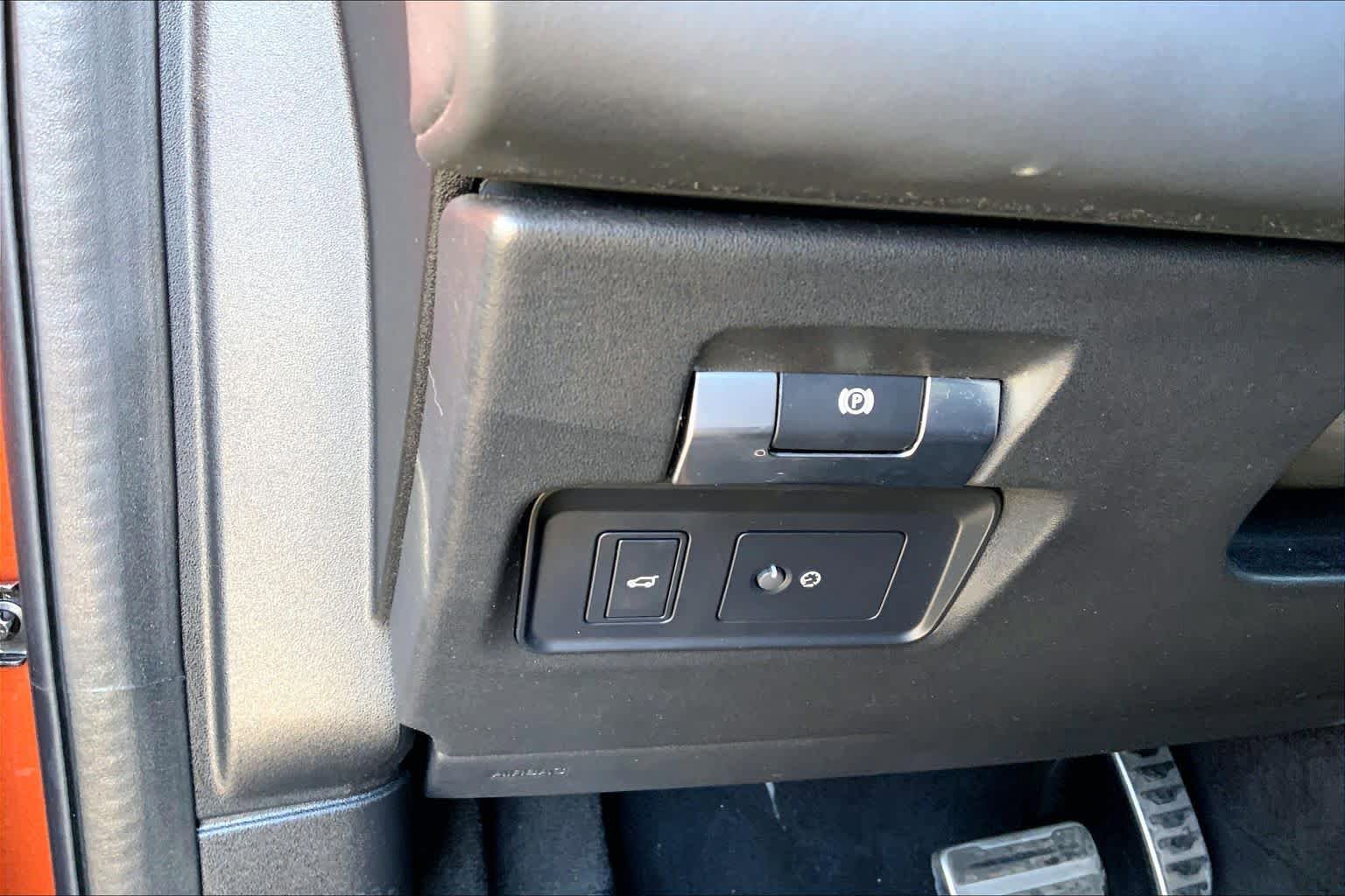 Used 2022 Land Rover Discovery Sport SE R-Dynamic image 32