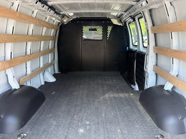 Used 2024 Chevrolet Express 2500 w/ Driver Convenience Package RWD image 8
